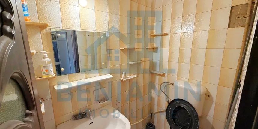 Vand Apartament 4 camere Bilateral V rosie