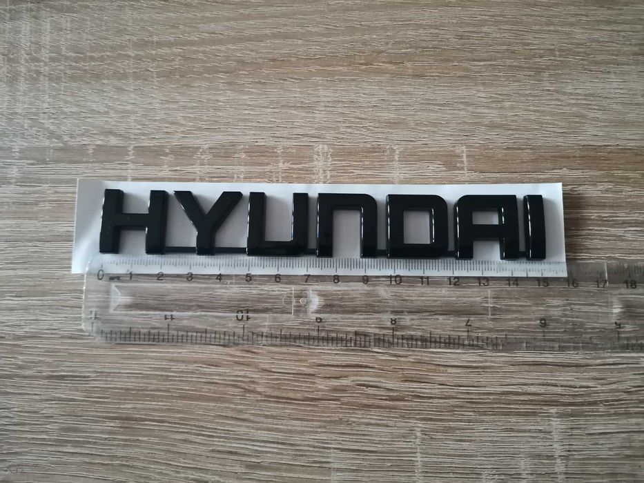 Надпис Hyundai черен гланц