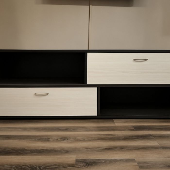 Спешно!!!Скрин, тв шкаф с размери 190/60см