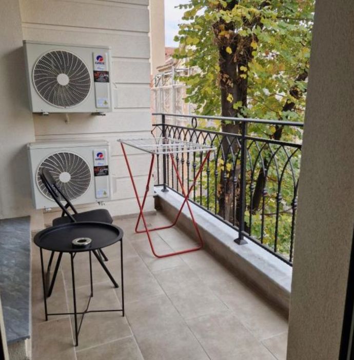 Дава се под наем Двустаен апартамент в София, Изток - 58 кв.м за 623.22 € - Снимка #1