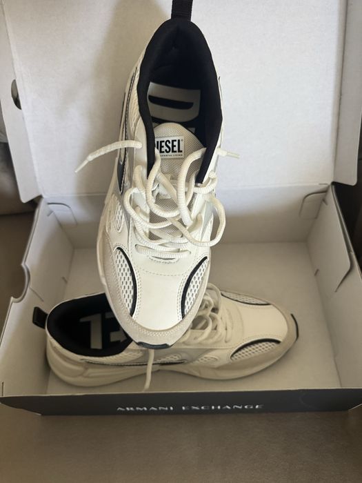 Vand adidasi Diesel noi