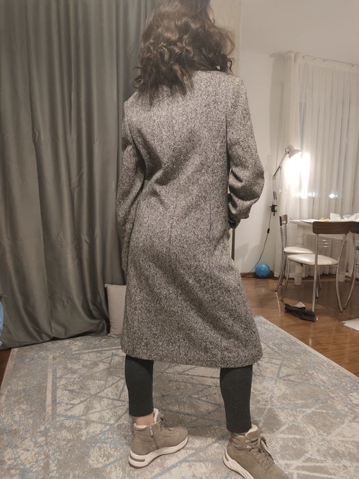 Продам пальто  б/у за 20000 ,торг.