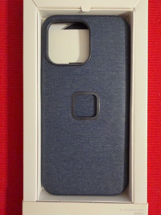 Vând 4 huse ca noi pentru Iphone 15 Pro Max