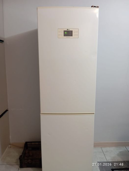 Продается холодильник LG