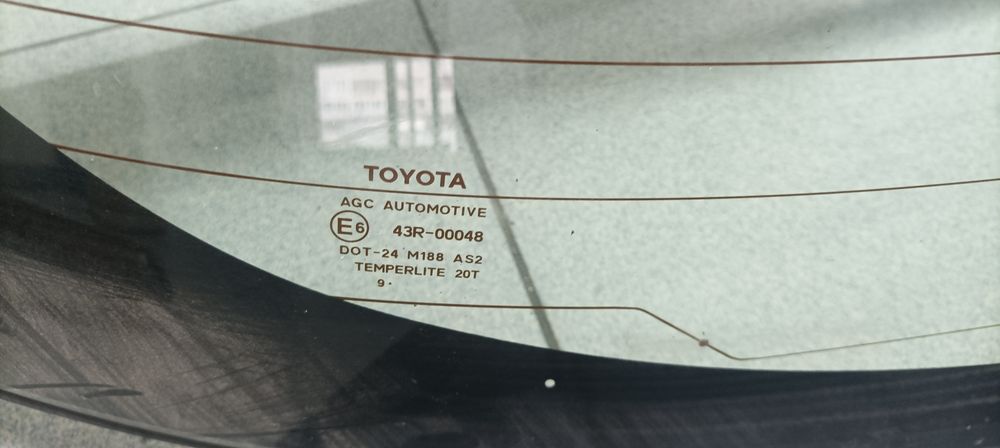 стъкло задно  5та врата панорамно Toyota Yaris 2020г