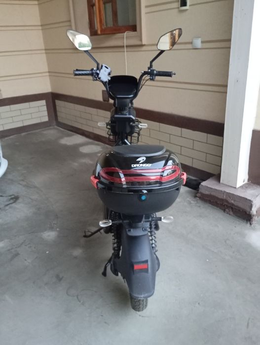 Skutr sotiladi yangi holatda