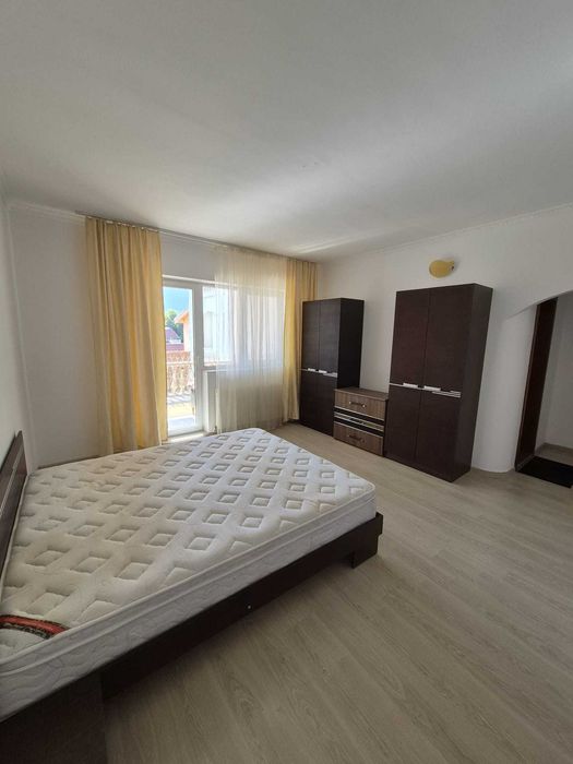 Inchiriez apartament cu 4 camere, Brasov, zona centrala