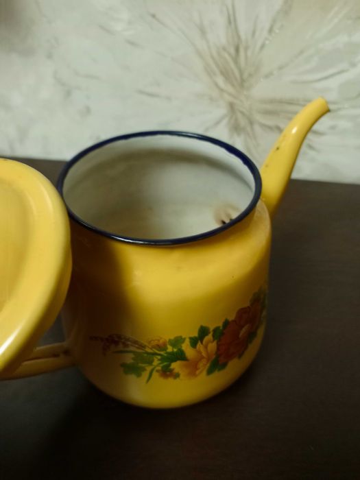 Чайник заварочный, железный. удобно для самовара .