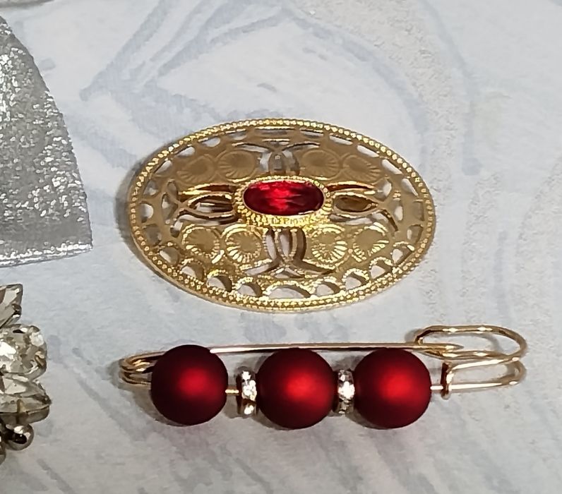 Броши. Новые. Продам