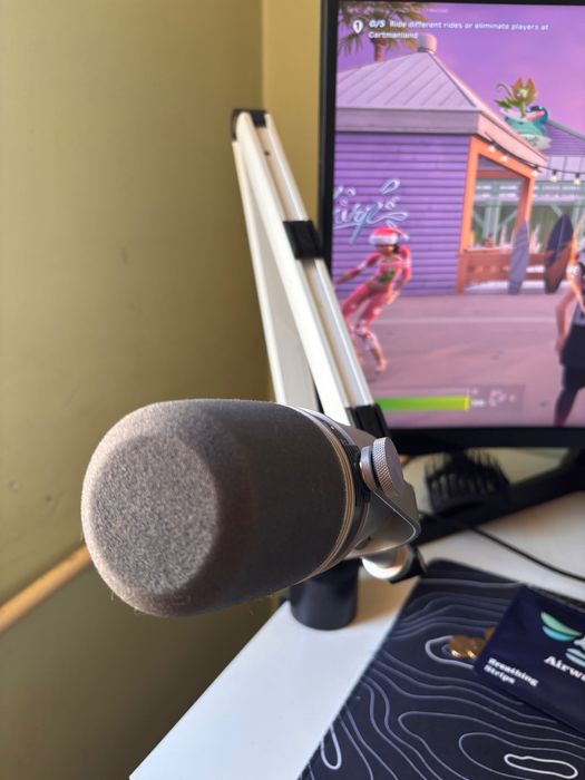 Микрофон SHURE MV-7