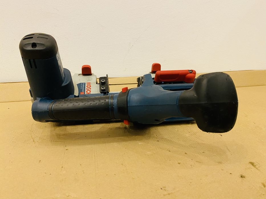 Circular Bosch GCB 18V-63