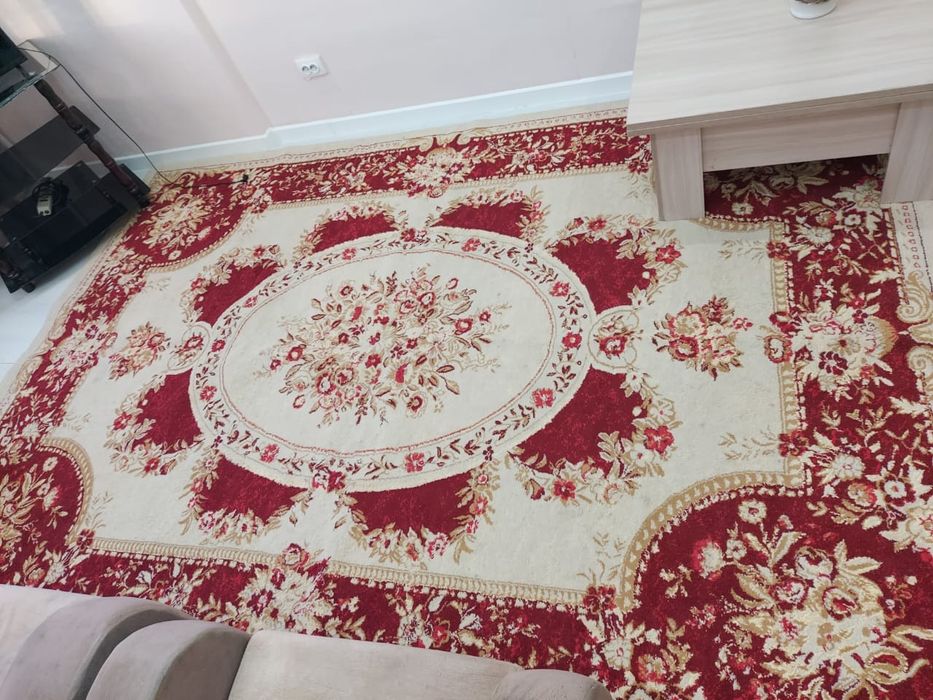 Ковёр натуральный 20000тг.