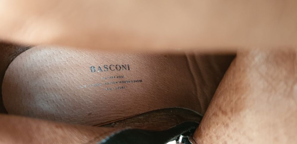 Продам ботильоны BASCONI, размер 35 (большемерки)