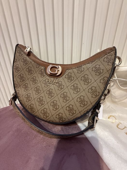 Чанта Guess кафява