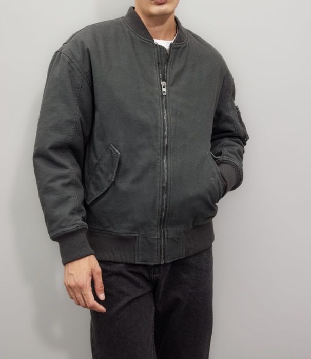 Продается мужская куртка bomber korean boy от бренда Defacto