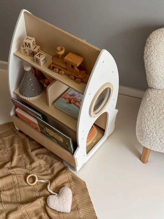 Детска дървена ракета с рафтчета