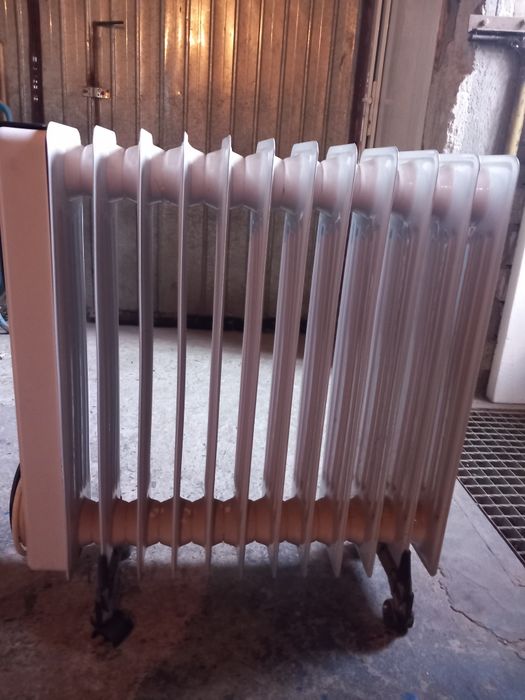Vând calorifer electric în stare foarte bună!