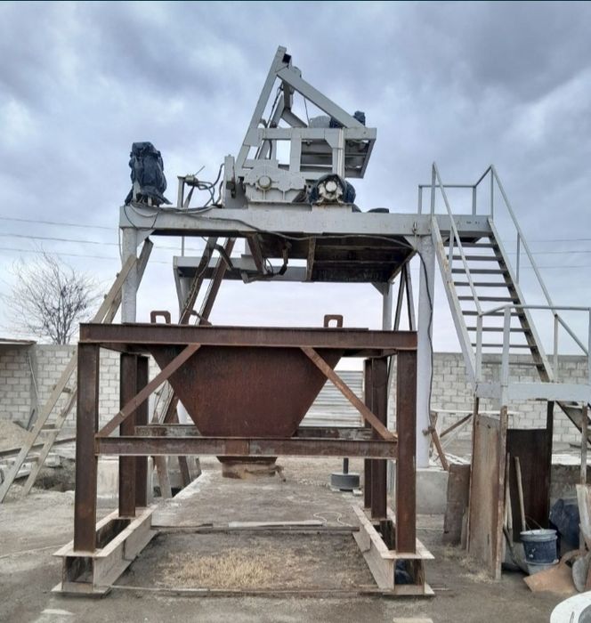 Бетонузел сотилади (мешалка 1 кублик)