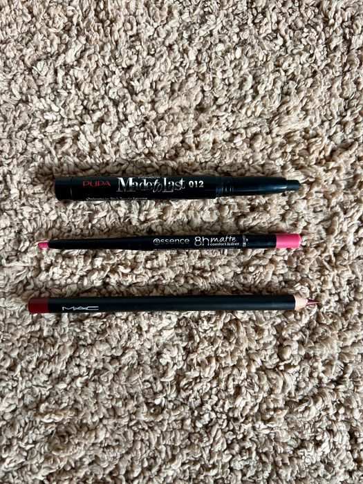 MAC Burgundy Молив за устни Lip Pencil + подарък