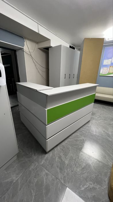 Стол для ресепшена