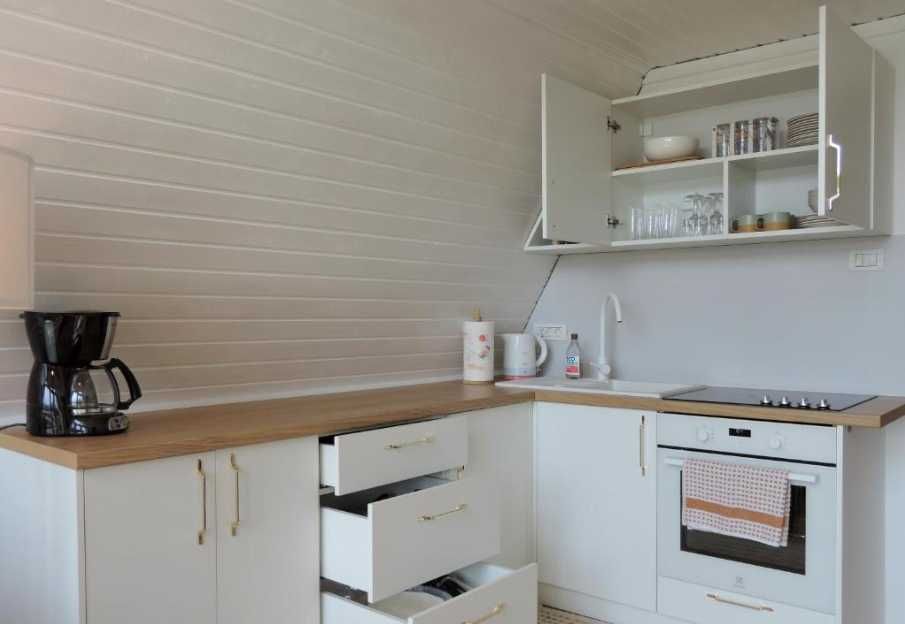Casa A-Frame stil alb, craciun & revelion LIBER