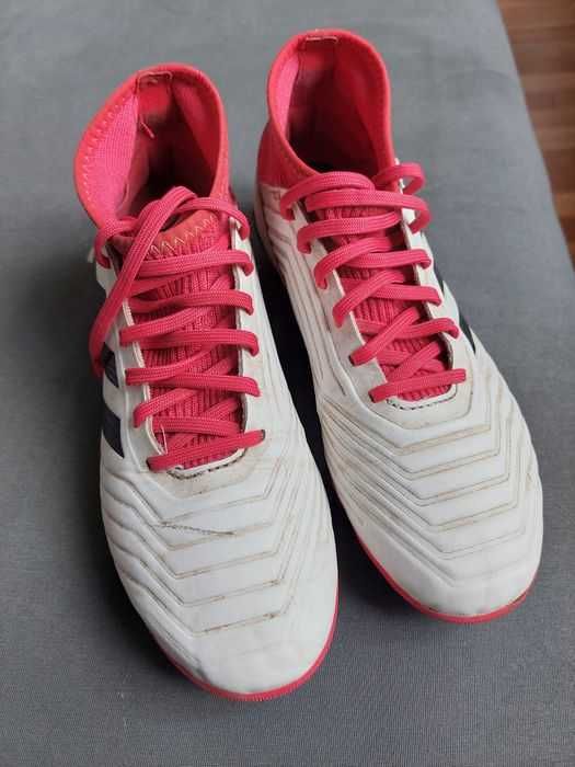 Ghete de fotbal marimi 32, 36, 37, 38