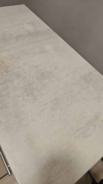 Продам маникюрный стол и полочки для лаков