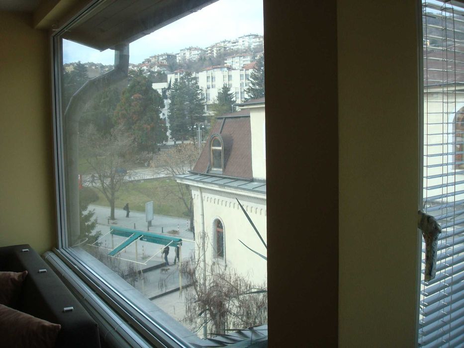 Дава се под наем Двустаен апартамент в Велико Търново, Център - 56 кв.м за 285.6 € - Снимка #2