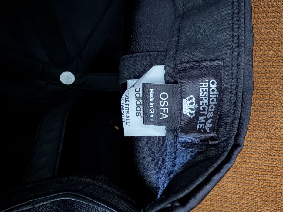 Шапка с козирка Adidas