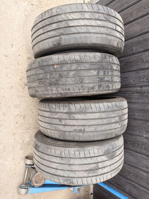Продам комплект шин R17 225/45