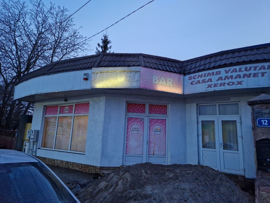 Spațiu comercial 90 mp de închiriat – trafic auto, parcare, utilități