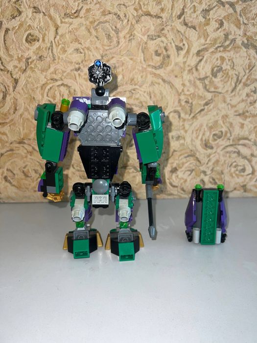 Робокостюм Лекса Лютора Лего