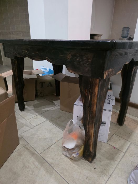 Продам диваны и столы для ресторана