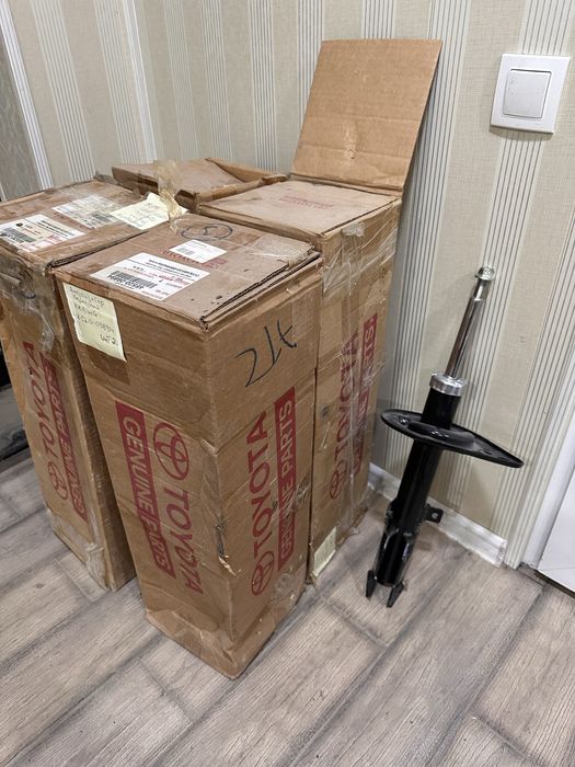 Tayota Avalon Амортизатор Комп