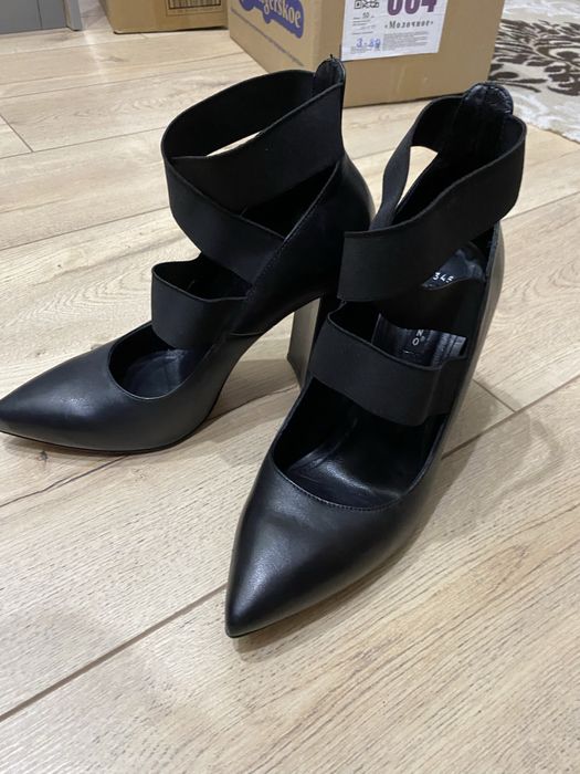 Продам туфли Tucino