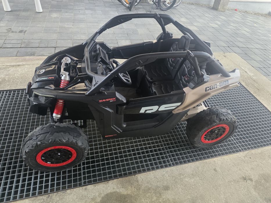 Can-am  Maverick 2locuri/2 baterii  electric 4x4