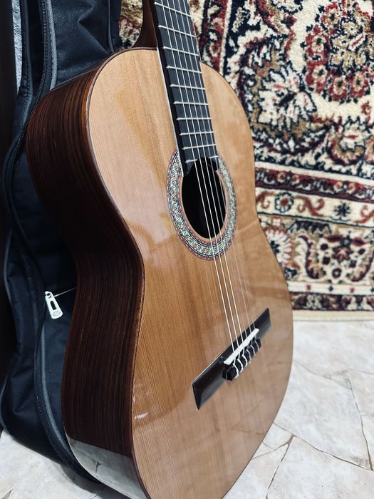 Продам гитару Manuel Rodriguez C1S