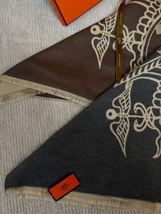 Шарфы в подарок идеальные