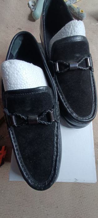 Три пары обуви качествены и новые
