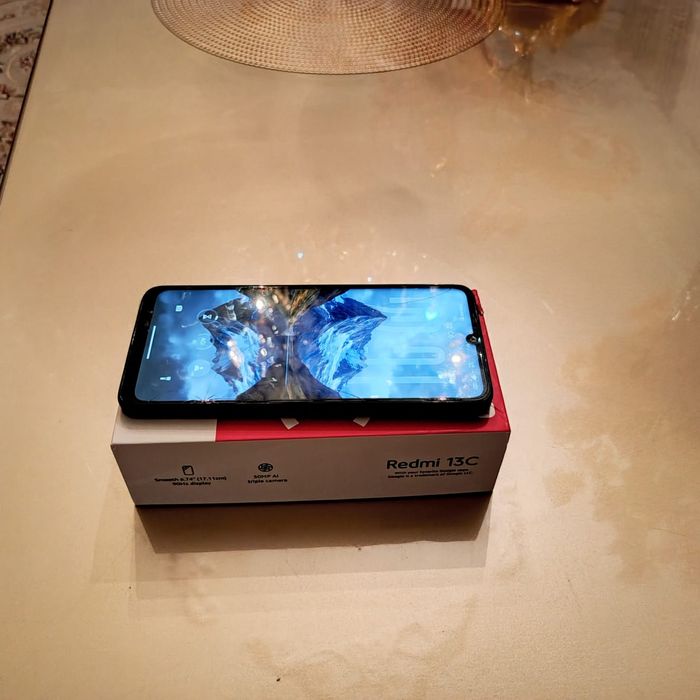 Redmi 13C.
