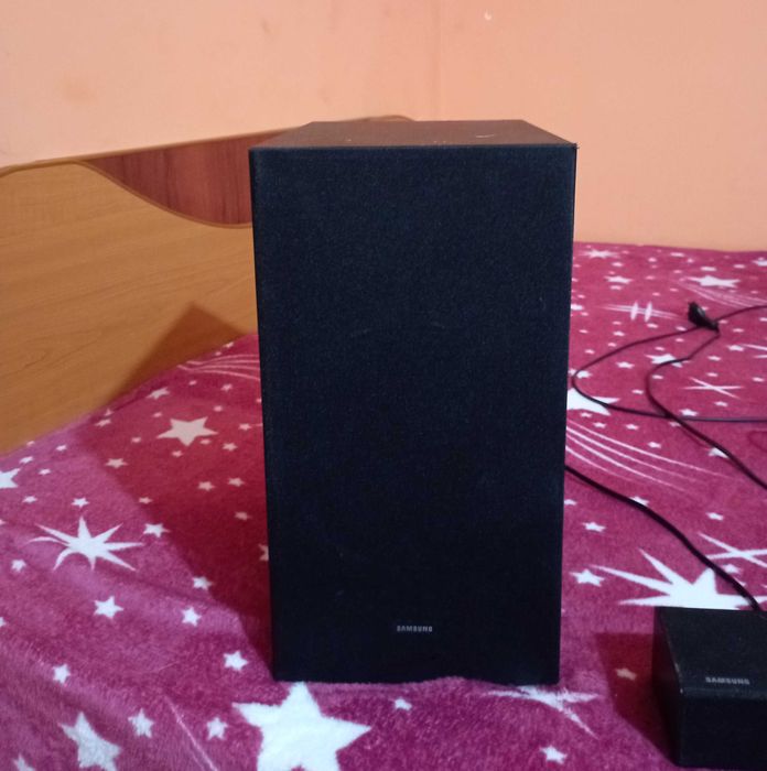 Vând soundbar Samsung