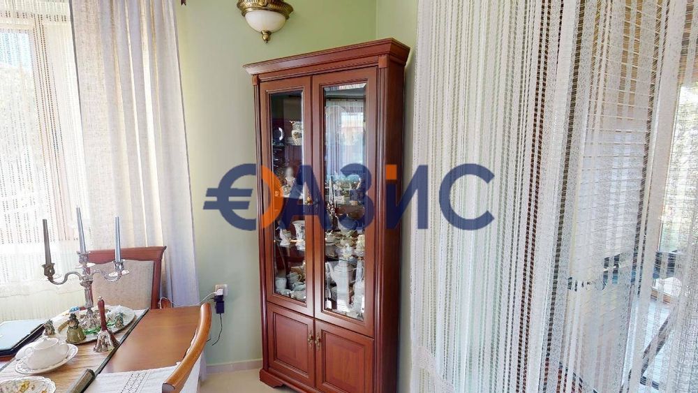 Къща с 4 спални 264 кв.м., в село. Кошарица, България, 385 000 евро