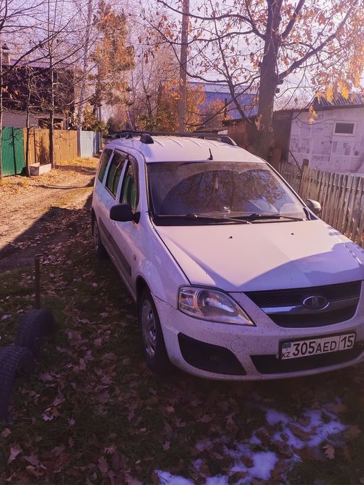 Продам Ларгус 2013 год