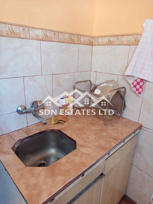 Продава прекрасна къща в района на магазин Си Би Ес