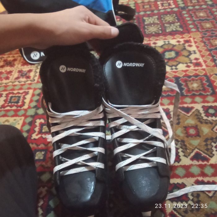 Коньки продам коньки