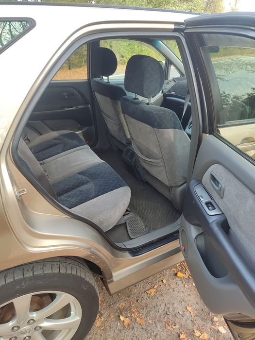 Продам Toyota Harrier