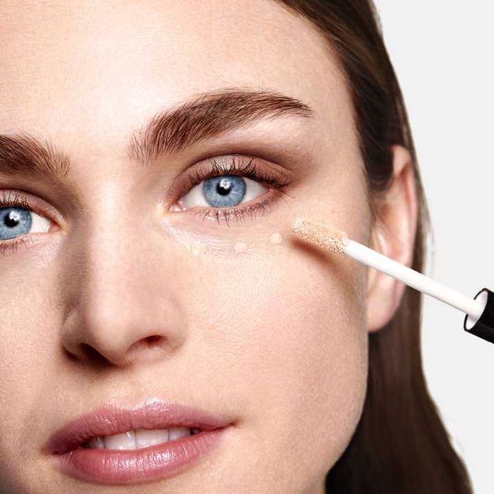 Консилер для лица от кругов под глазами