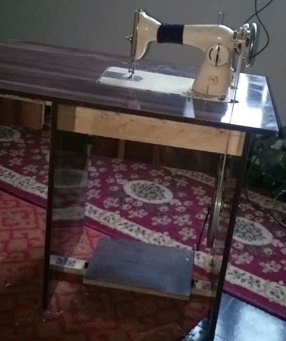 Tikish un oyoq moshina