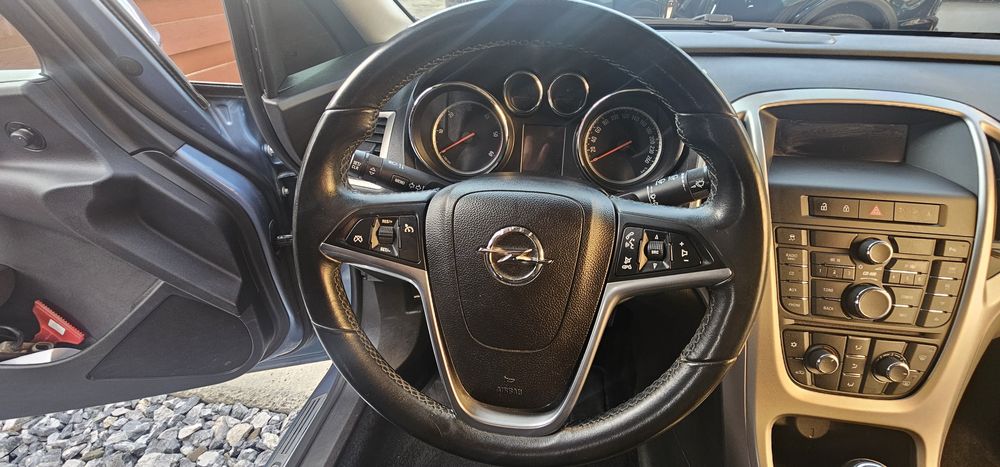 Opel Astra J Active/1.7 CDTI Ecoflex 6+1 trepte/An 2014 Euro 5