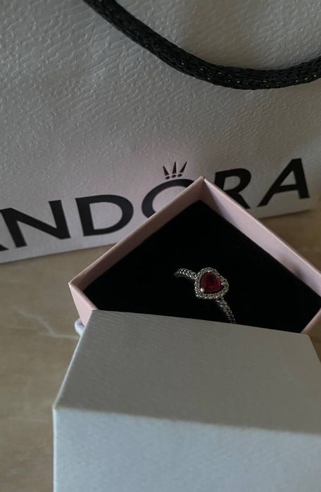 Pandora red heart